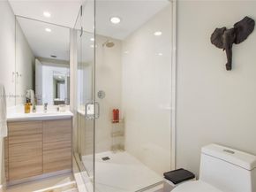 121 NE 34th St 2408, Miami FL 33137