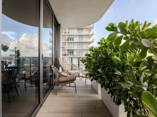 121 NE 34th St 2408, Miami FL 33137
