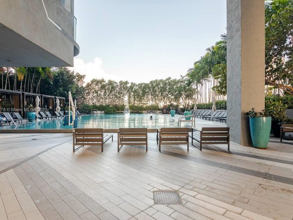 121 NE 34th St 2408, Miami FL 33137