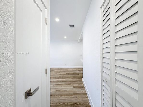 1535 NW 124th St, North Miami FL 33167