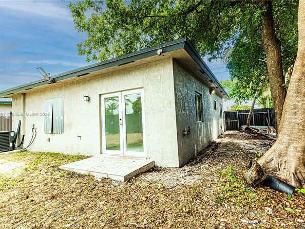 7930 NW 14th Ave, Miami FL 33147