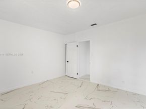 988 NW 10th St, Hallandale Beach FL 33009