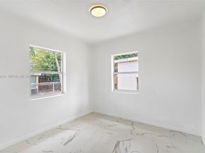 988 NW 10th St, Hallandale Beach FL 33009