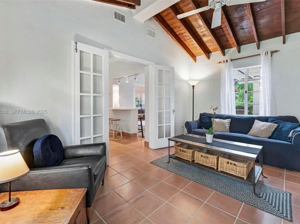 492 NE 55th St, Miami FL 33137