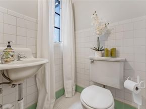 492 NE 55th St, Miami FL 33137