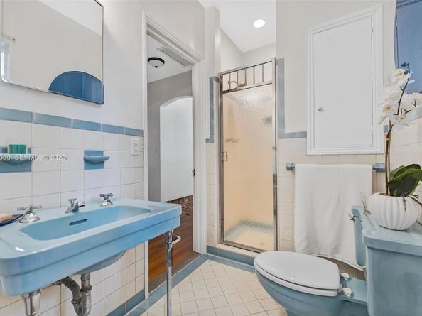 492 NE 55th St, Miami FL 33137