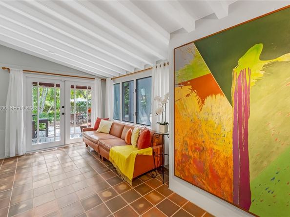 492 NE 55th St, Miami FL 33137