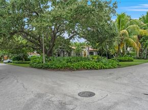 492 NE 55th St, Miami FL 33137