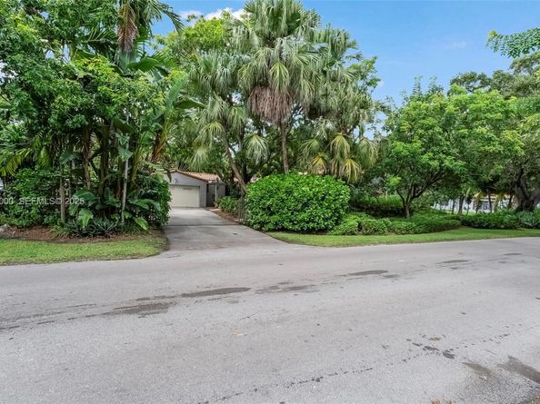 492 NE 55th St, Miami FL 33137