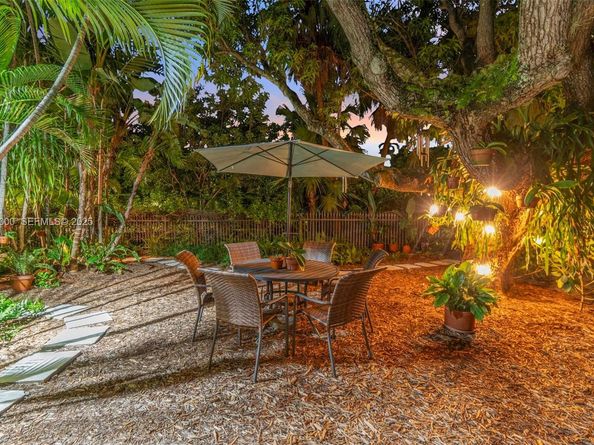 492 NE 55th St, Miami FL 33137