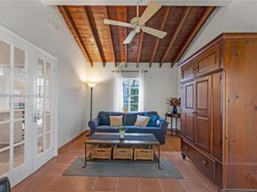 492 NE 55th St, Miami FL 33137