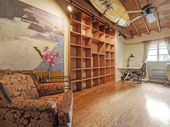 492 NE 55th St, Miami FL 33137