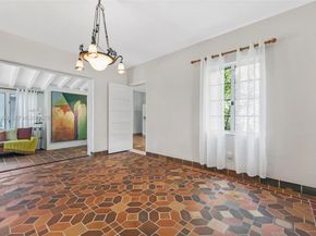 492 NE 55th St, Miami FL 33137