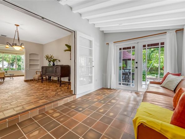 492 NE 55th St, Miami FL 33137