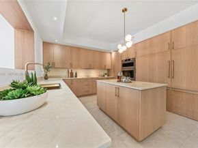 178 NE 45th St, Miami FL 33137