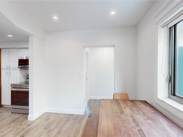 702 86th St, Miami Beach FL 33141