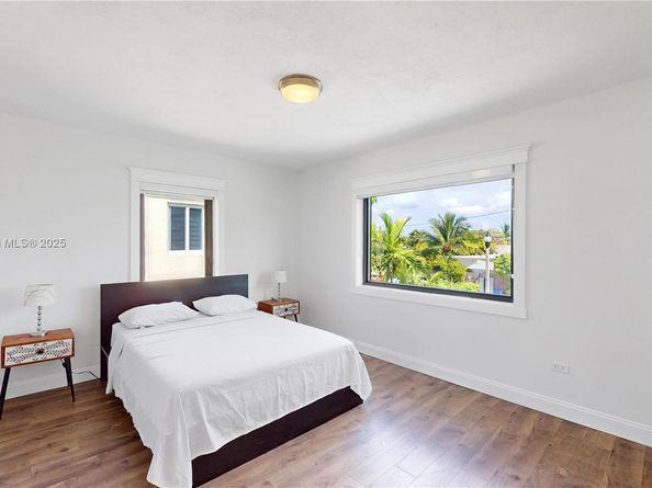 702 86th St, Miami Beach FL 33141