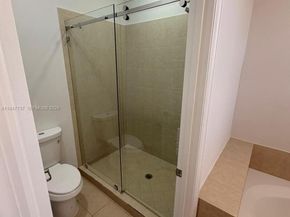 723 NE 193rd St, Miami FL 33179