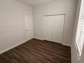 723 NE 193rd St, Miami FL 33179