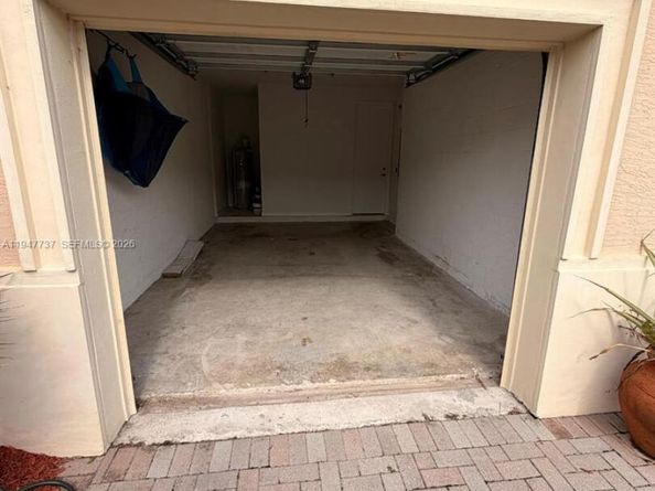 723 NE 193rd St, Miami FL 33179