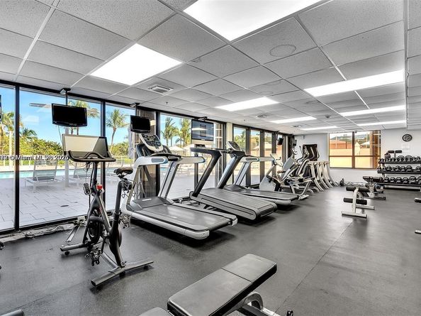 10185 Collins Ave 915, Bal Harbour FL 33154