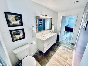 13499 Biscayne Blvd PH1705, North Miami FL 33181
