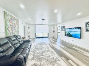 13499 Biscayne Blvd PH1705, North Miami FL 33181