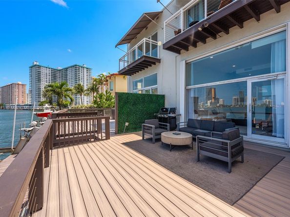 3927 NE 171st St C, North Miami Beach FL 33160