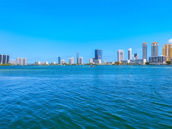 3927 NE 171st St C, North Miami Beach FL 33160
