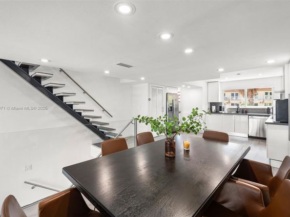 3927 NE 171st St C, North Miami Beach FL 33160