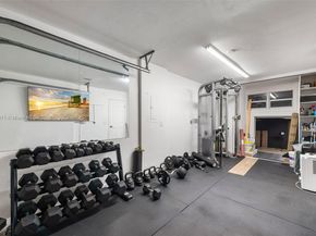 3927 NE 171st St C, North Miami Beach FL 33160