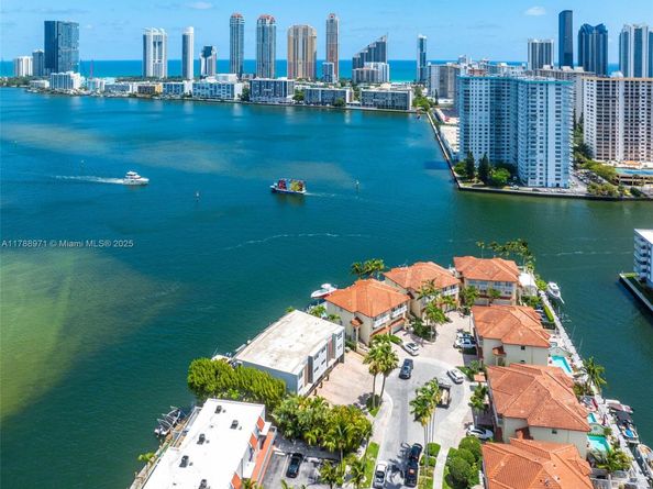 3927 NE 171st St C, North Miami Beach FL 33160
