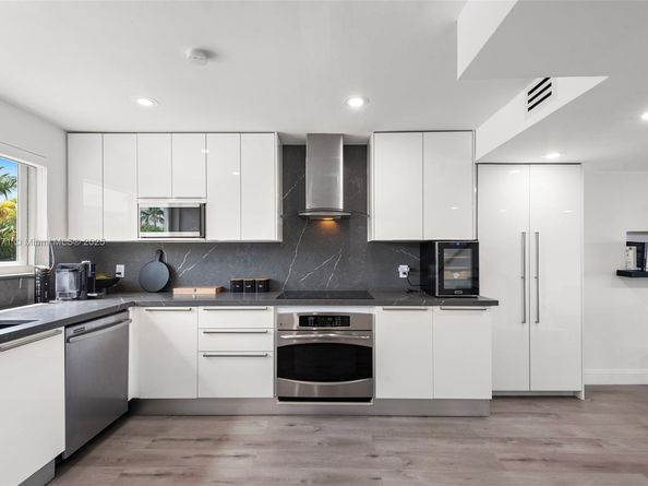 3927 NE 171st St C, North Miami Beach FL 33160