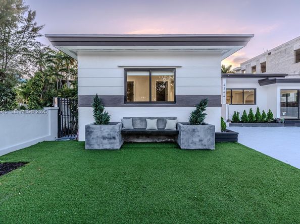 4144 Alton Rd, Miami Beach FL 33140