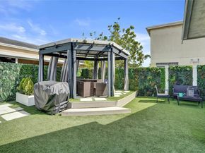 372 W Riverbend Dr, Sunrise FL 33326