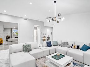 372 W Riverbend Dr, Sunrise FL 33326