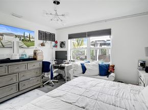 372 W Riverbend Dr, Sunrise FL 33326