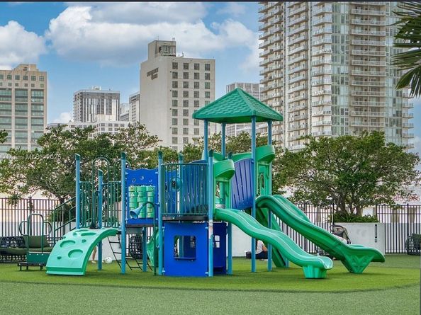 90 SW 3rd St 2703, Miami FL 33130