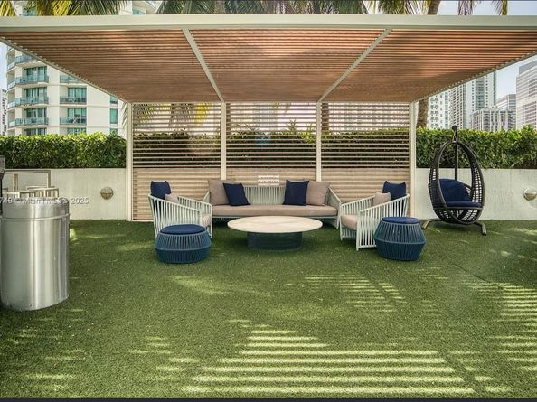 90 SW 3rd St 2703, Miami FL 33130