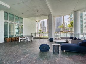 90 SW 3rd St 2703, Miami FL 33130