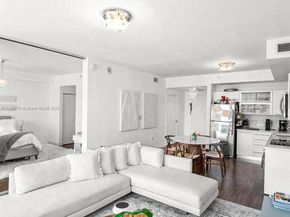 90 SW 3rd St 2703, Miami FL 33130
