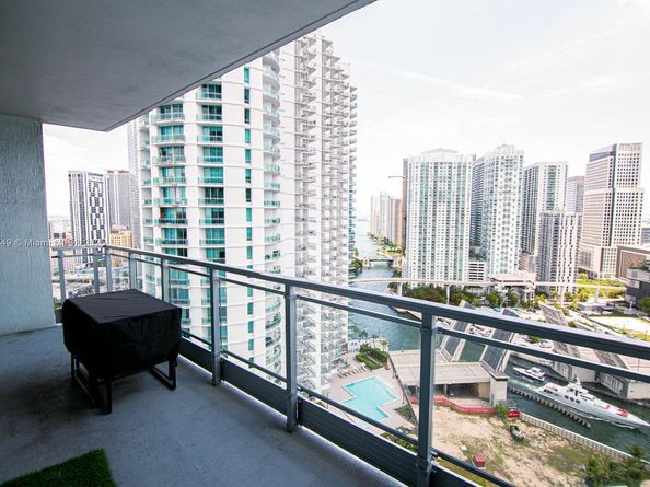 90 SW 3rd St 2703, Miami FL 33130