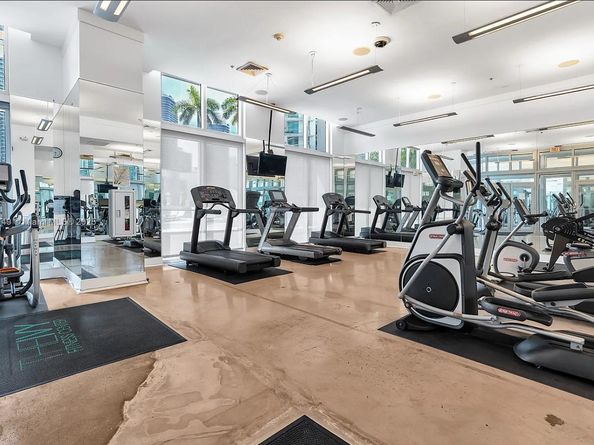 90 SW 3rd St 2703, Miami FL 33130