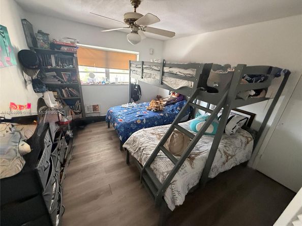 141 NE 10th Ave 17B, Hallandale Beach FL 33009