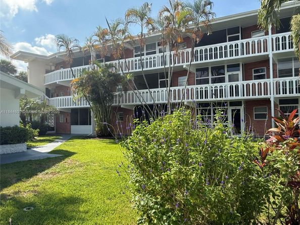 141 NE 10th Ave 17B, Hallandale Beach FL 33009