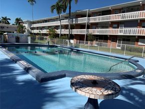 141 NE 10th Ave 17B, Hallandale Beach FL 33009