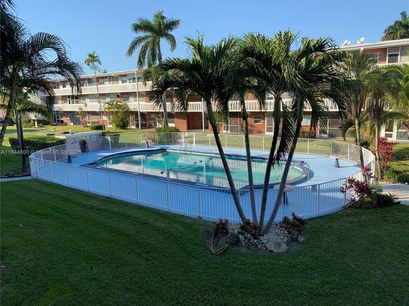 141 NE 10th Ave 17B, Hallandale Beach FL 33009
