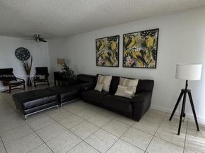 9755 NW 48th Ter 321, Doral FL 33178