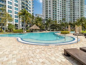 2641 N Flamingo Rd 307N, Sunrise FL 33323