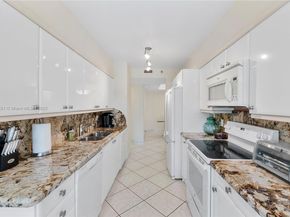 3640 Yacht Club Dr 203, Aventura FL 33180